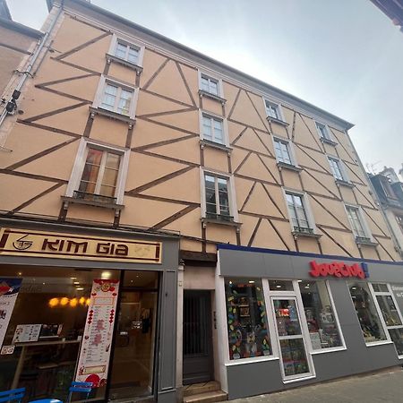 Ferienwohnung L'Atypique Mirebeau - T3 Duplex - Centre Historique Bourges Exterior foto