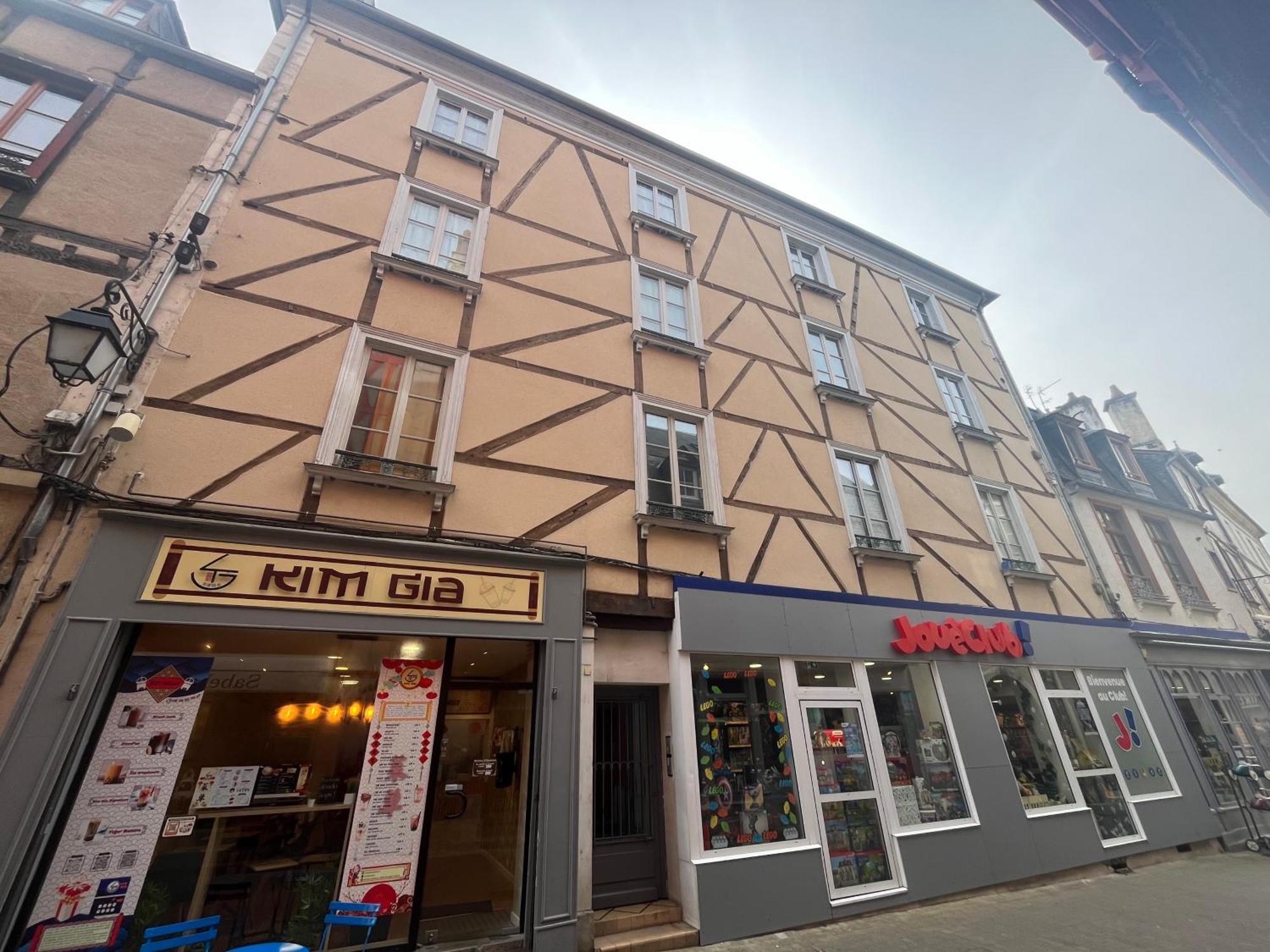 Ferienwohnung L'Atypique Mirebeau - T3 Duplex - Centre Historique Bourges Exterior foto